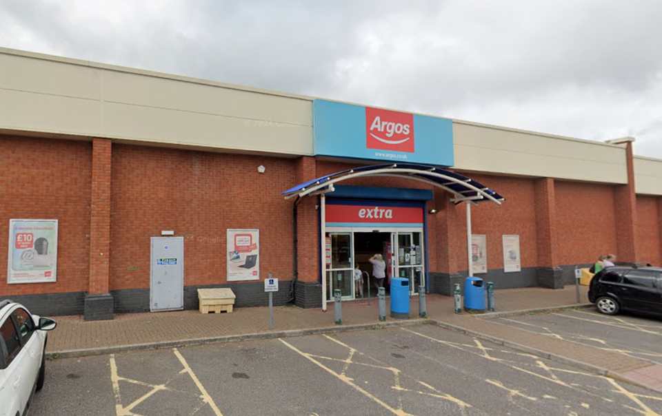 Police investigate attempted ramraid at Argos near Yeovil